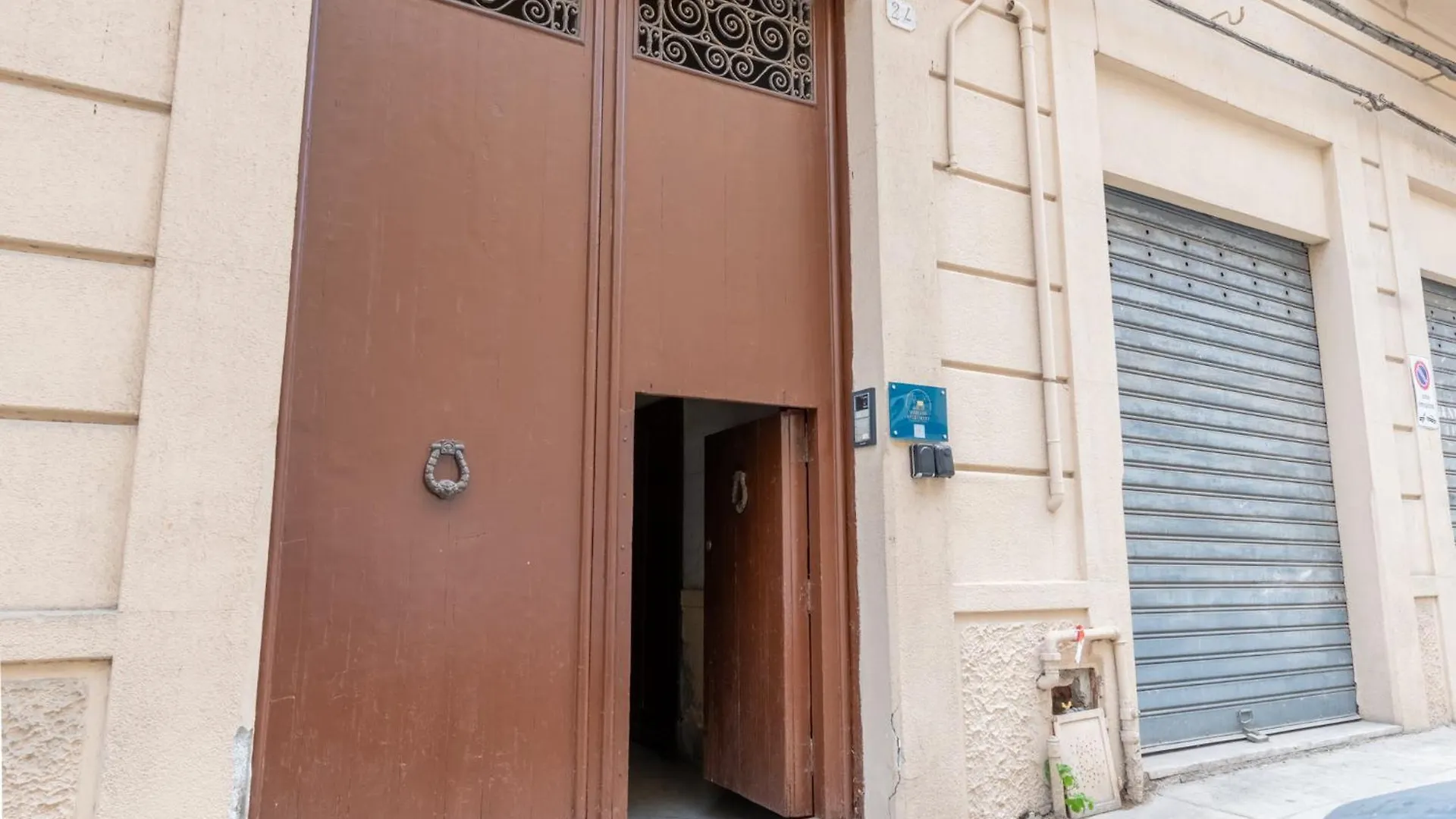 Mariano Apartment Палермо